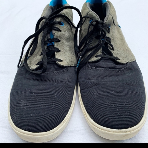 Van's Mid Top Skate Shoes - Picture 3 of 5